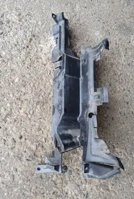 Chrysler 200 Intercooler air guide/duct channel 68158135AC