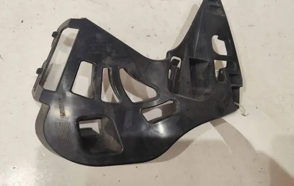 BMW 5 G30 G31 G38 Front bumper mounting bracket 51117385348