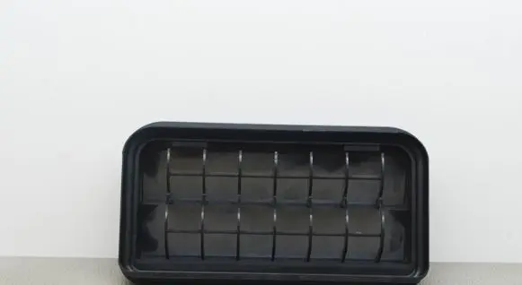 Quarter panel pressure vent