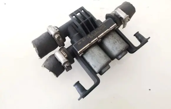 BMW X5 E53 Coolant heater control valve 6411690665203 64116906652-03
