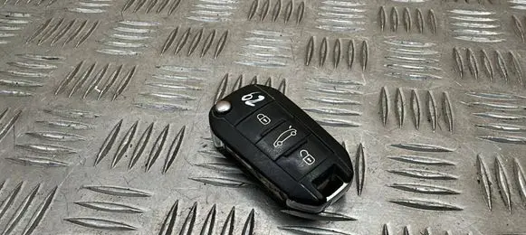 Peugeot 508 RXH Ignition key/card 