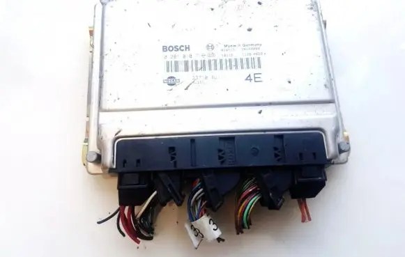 Nissan Almera Tino Engine control unit/module 0281010718 237104u111