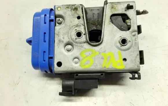 Audi A8 S8 D2 4D Rear door lock 4D0839015D
