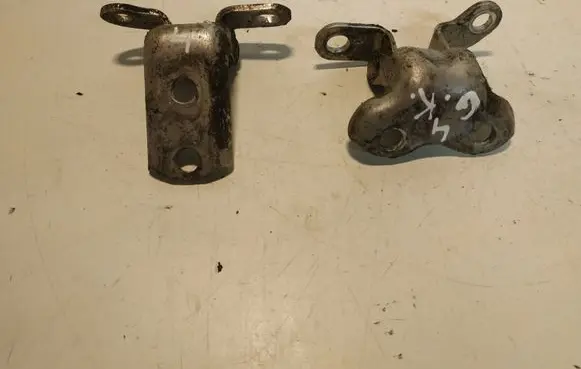 Toyota Corolla Verso AR10 Rear door hinge set 