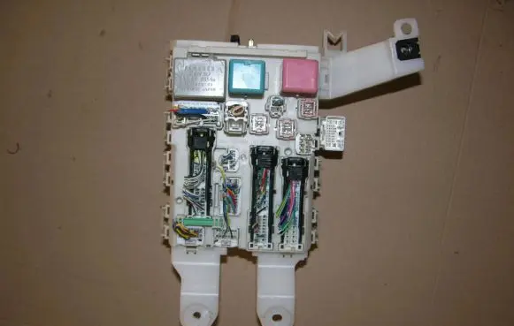 Toyota Auris 150 Fuse box set