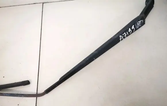 Toyota Avensis Verso Front wiper blade arm