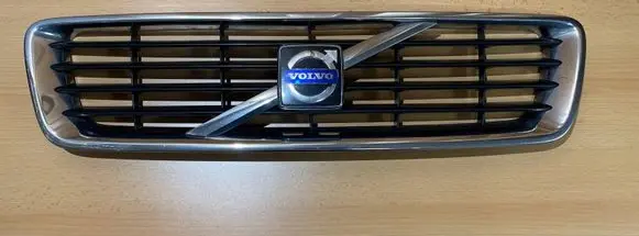 Volvo C30 Front grill 30657194