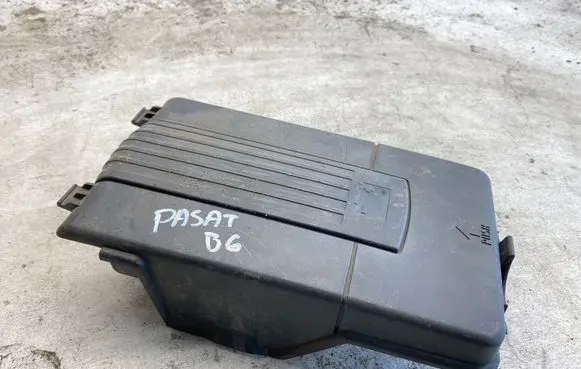 Volkswagen PASSAT B6 Battery box tray cover/lid 1k0915443c