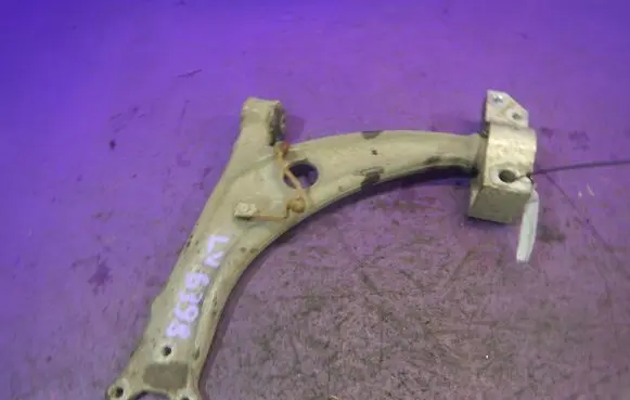 Volkswagen PASSAT B6 Front control arm