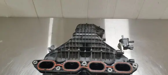 Lexus CT 200H Intake manifold 1712037054