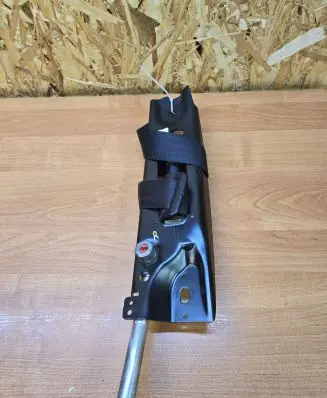 Volvo XC70 Front seatbelt 615309500A 6236597308 6236597