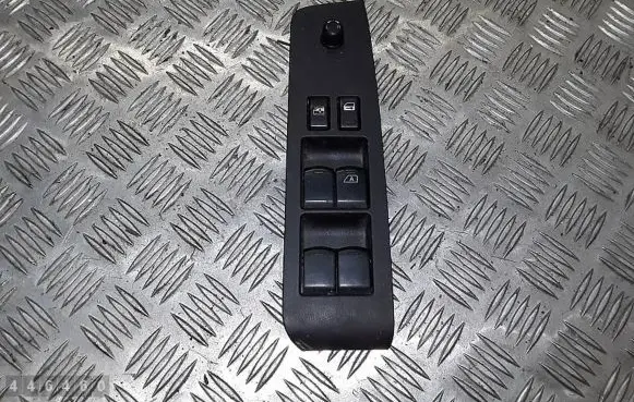 Nissan X-Trail T31 Electric window control switch 25401JH13A