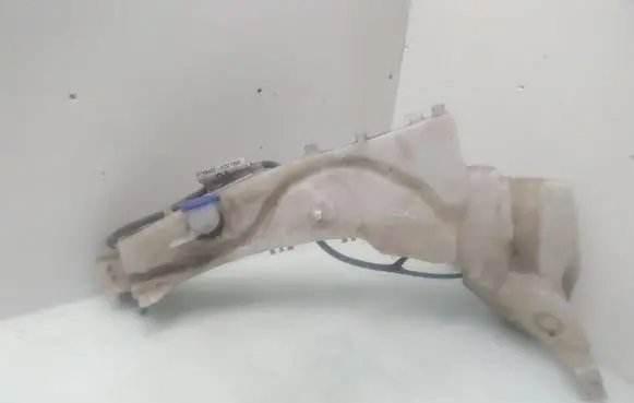 Ford Focus Windshield washer fluid reservoir/tank 4M5113K163
