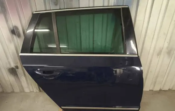 Skoda Superb B6 (3T) Rear door 1172