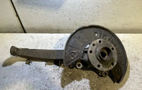 Volkswagen Touareg I Front wheel hub