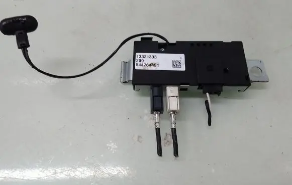 Opel Insignia A Aerial antenna amplifier 13321333