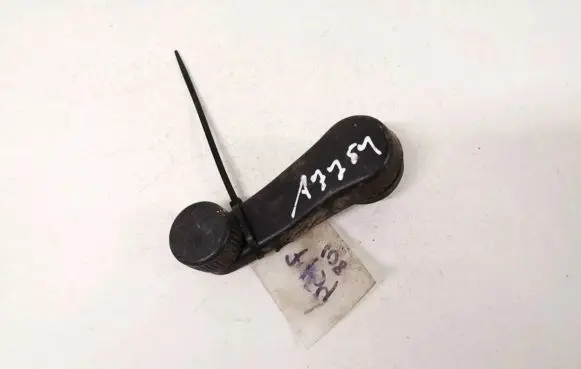 Volkswagen PASSAT B4 Front door window winding handle 3a0837581