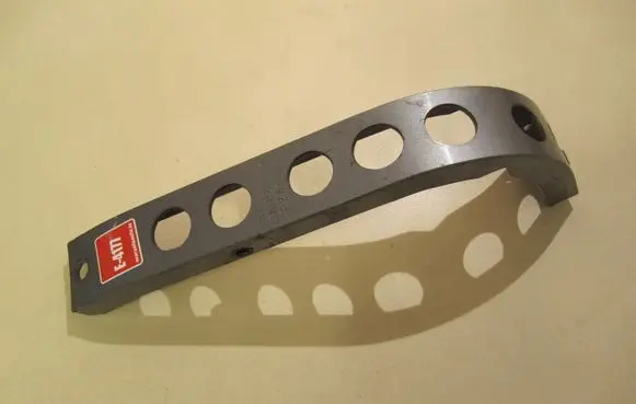 Fender mounting bracket