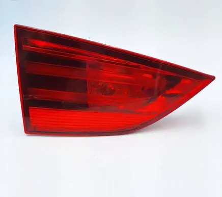 Tailgate rear/tail lights