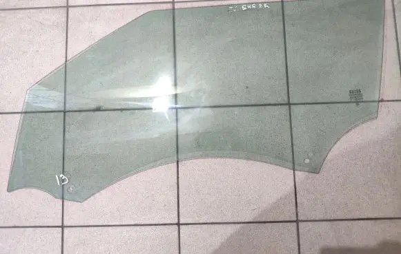 Land Rover Evoque I Front door window/glass (coupe) E243R000929 D0T39AS2M34