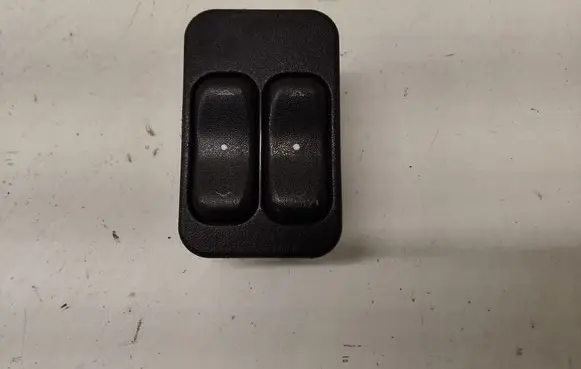 Opel Meriva A Electric window control switch 13363202