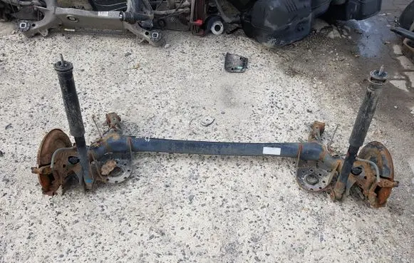 Toyota Yaris Rear axle beam with reductor 