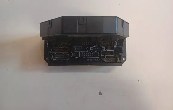 Mercedes-Benz CLS C218 X218 Fuse module A2129008307 A2129015100