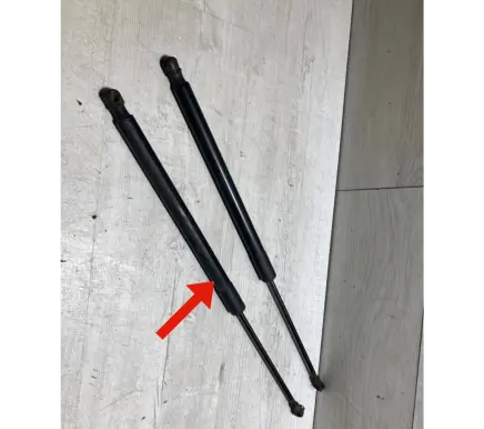 Volkswagen Golf VII Tailgate/trunk strut/damper 5G6827550C