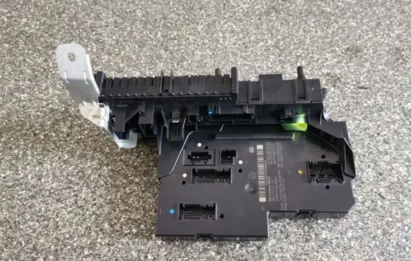 Mercedes-Benz C W204 Fuse module 2049005003 2049012602