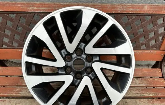 Nissan Navara R18 alloy rim 