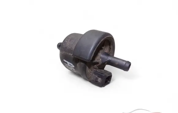 Audi A8 S8 D2 4D Vacuum valve 058133459
