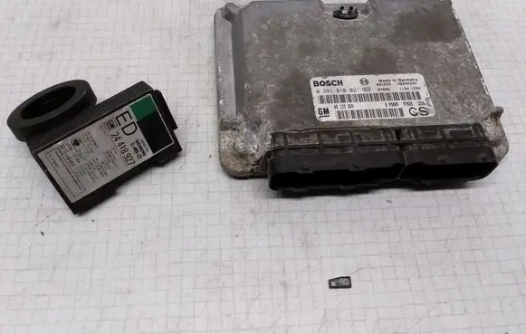 Opel Zafira A Engine ECU kit and lock set 0281010021 09133269 24418927
