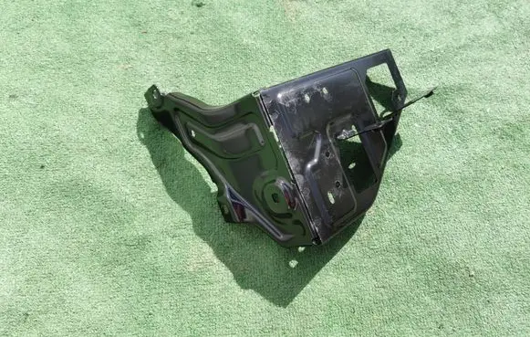 BMW X1 F48 F49 Headlight/headlamp mounting bracket 7342502