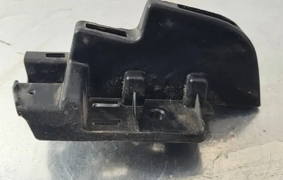 Opel Combo E Rear bumper mounting bracket 9816808480