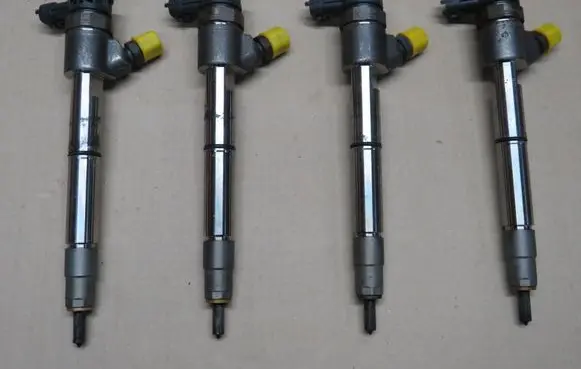 Opel Insignia A Fuel injector 0445110713