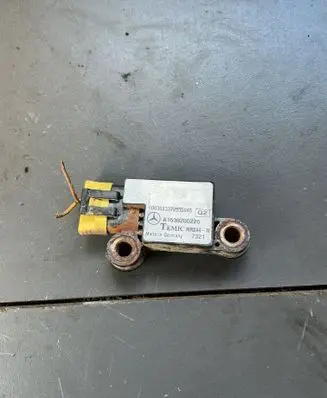 Mercedes-Benz ML W163 Airbag deployment crash/impact sensor A1638200226