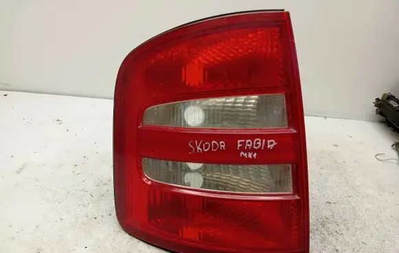 Skoda Fabia Mk1 (6Y) Rear/tail lights 6Y9945111B