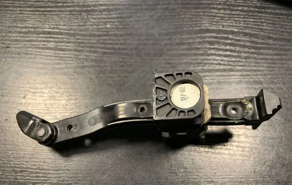 BMW 5 F10 F11 Front door check strap stopper 7182005