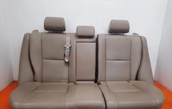 Toyota Avensis Verso Rear seat 