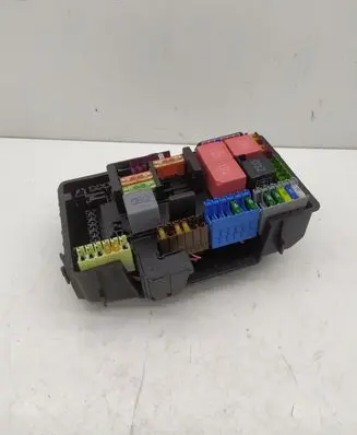 Mercedes-Benz C W205 Fuse box set A2059068501