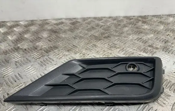 Volkswagen Tiguan Front bumper lower grill 5NA853666A