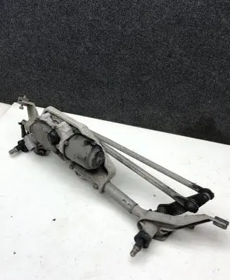 Honda CR-V Front wiper linkage and motor