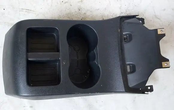 Cup holder front