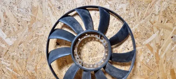 Volkswagen PASSAT B5.5 Fan impeller 058121301B