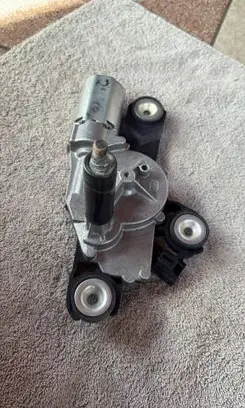 Ford Focus Rear window wiper motor 168991