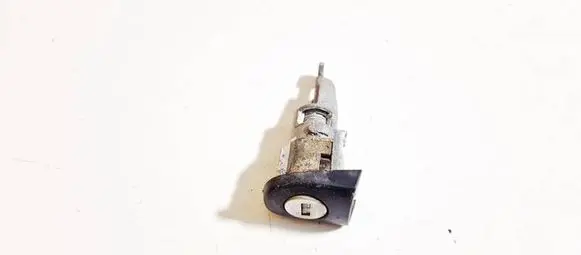 Skoda Octavia Mk1 (1U) Front door lock (next to the handle) 