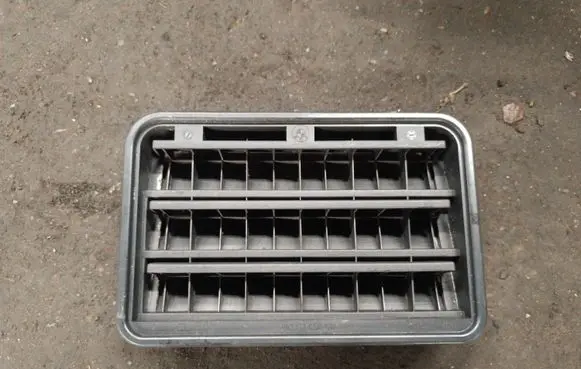 BMW X5 E53 Quarter panel pressure vent 64228377280