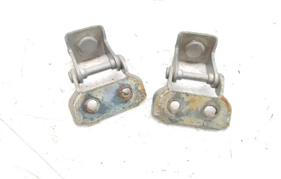 Suzuki Swift III Tailgate/trunk/boot hinge ZNC