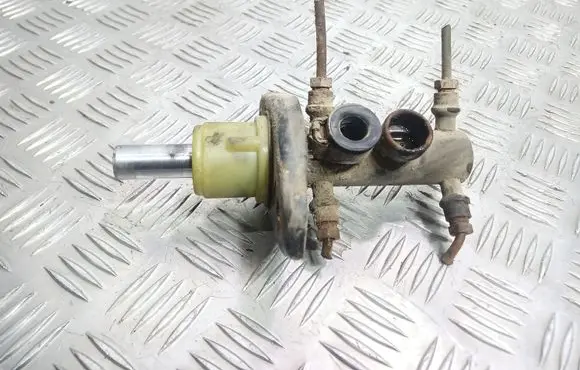 Land Rover Discovery Master brake cylinder