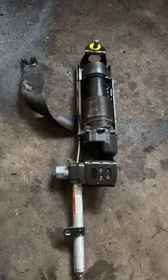 Volvo V50 Front seatbelt 8639693